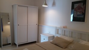 2 多间卧室、免费 WiFi、床单