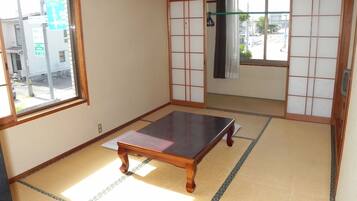 Japanese Style Room (For 3 Guests), Shared Bathroom, Smoking | In-room dining