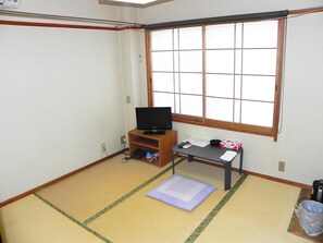 書桌、免費 Wi-Fi