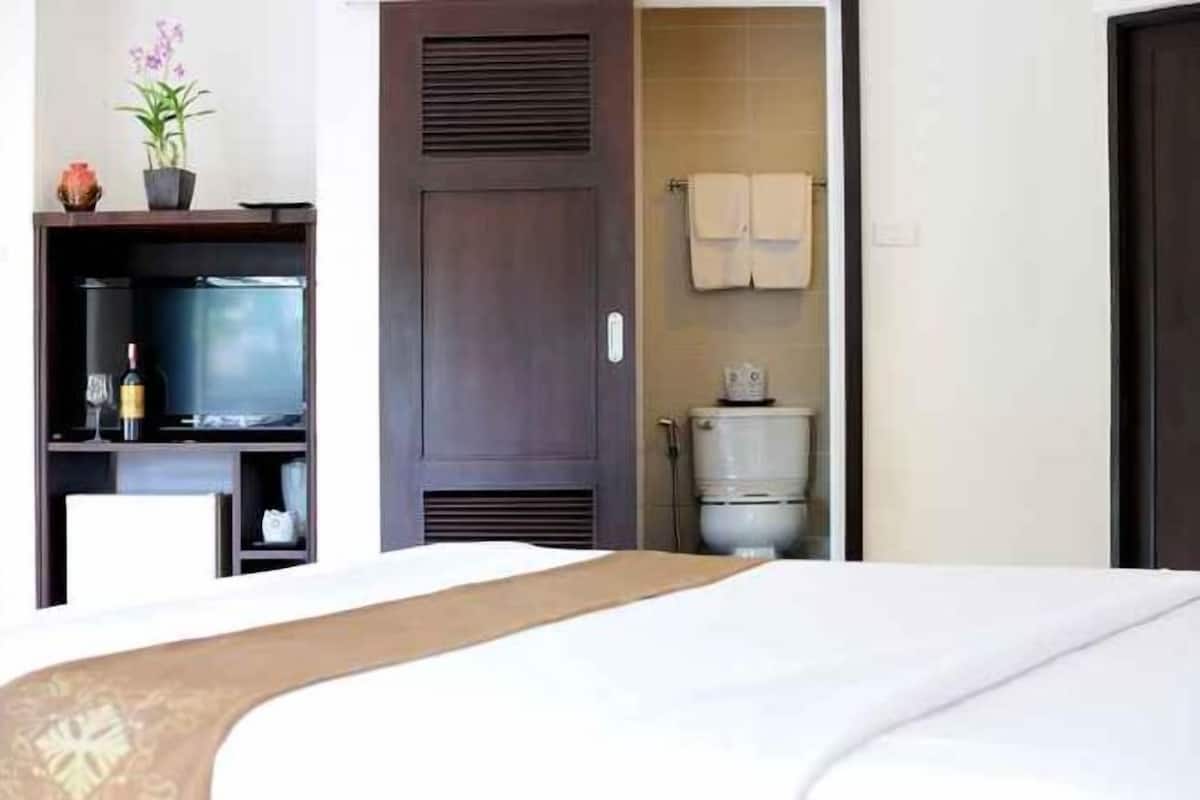 Frigobar, escrivaninha, cortinas blackout, Wi-Fi de cortesia