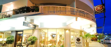Front of property - evening/night