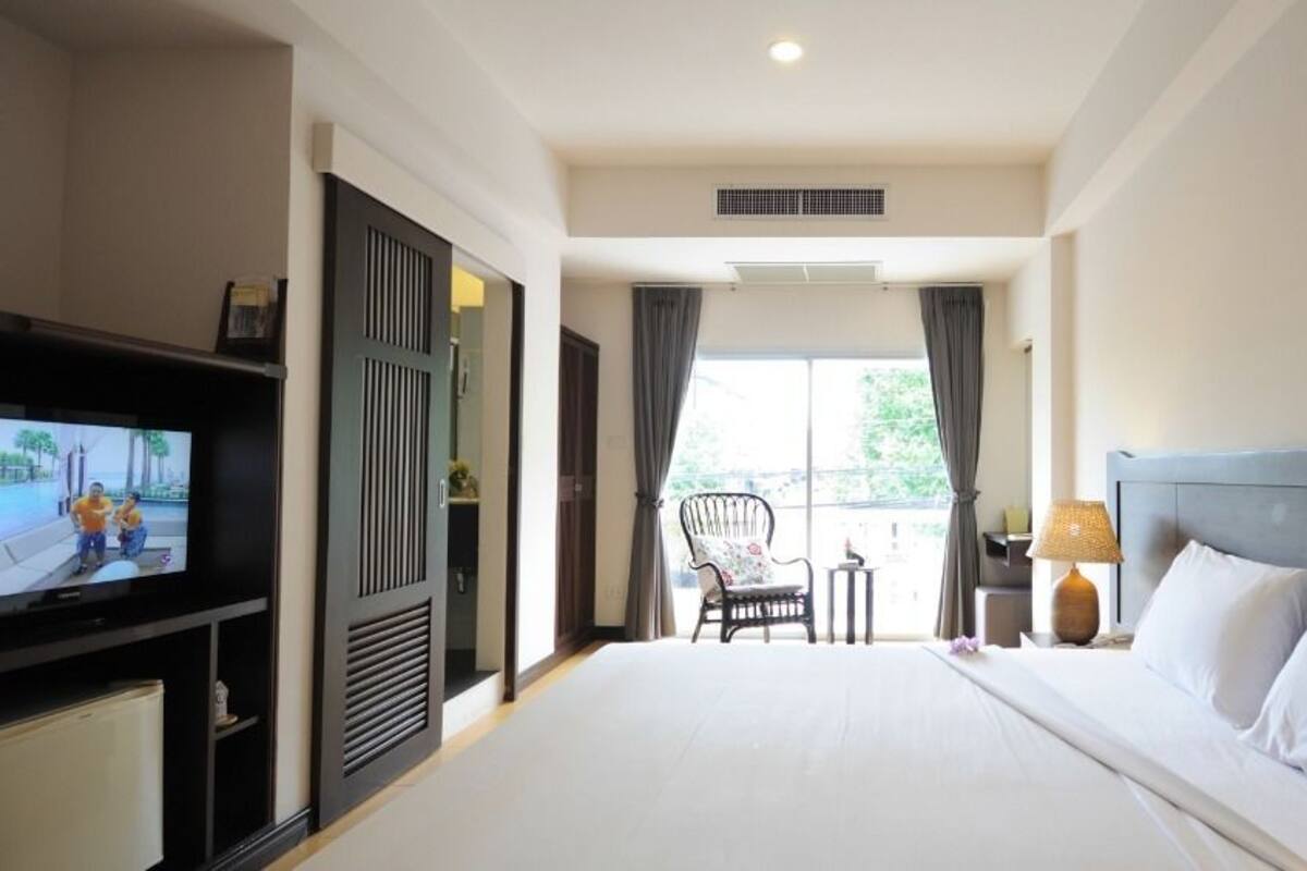Superior Double Room with Balcony | มินิบาร์, โต๊ะทำงาน, ผ้าม่านกันแสง, Wi-Fi ฟรี