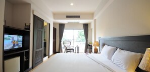 Superior Double Room with Balcony | Minibar, desk, blackout drapes, free WiFi