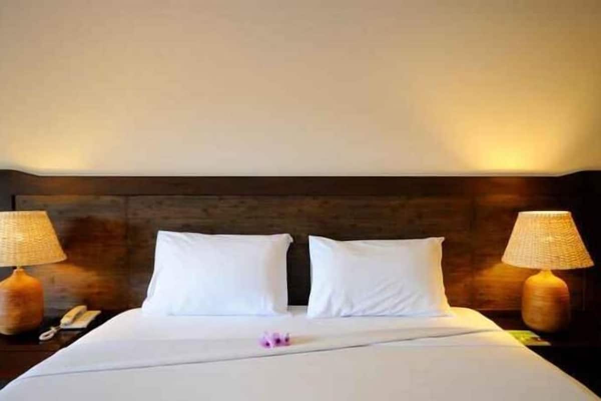 Frigobar, escrivaninha, cortinas blackout, Wi-Fi de cortesia