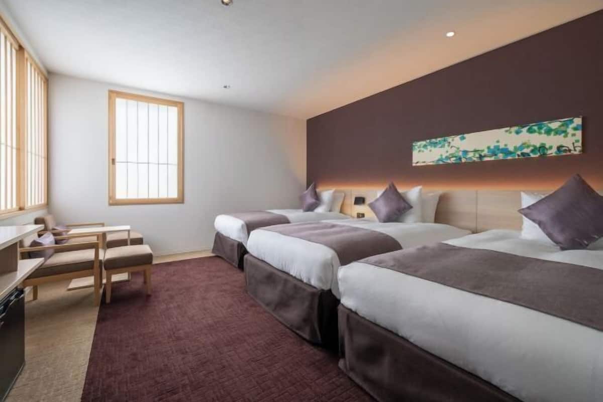 In-room safe, desk, soundproofing, iron/ironing board