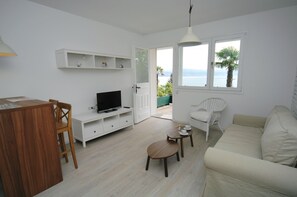 TV - Villa Allegra in Lovran, Basic Apartment 101, Terrace-Sea view (Lovran)