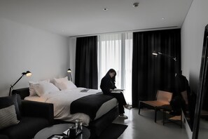 Black chocolate | Minibar, coffre-fort, rideaux d’obscurcissement, accès au Wi-Fi (inclus)