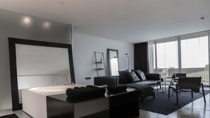 Super black chocolate | Minibar, in-room safe, blackout drapes, WiFi (free) - Chocolate Box (Hua Hin)