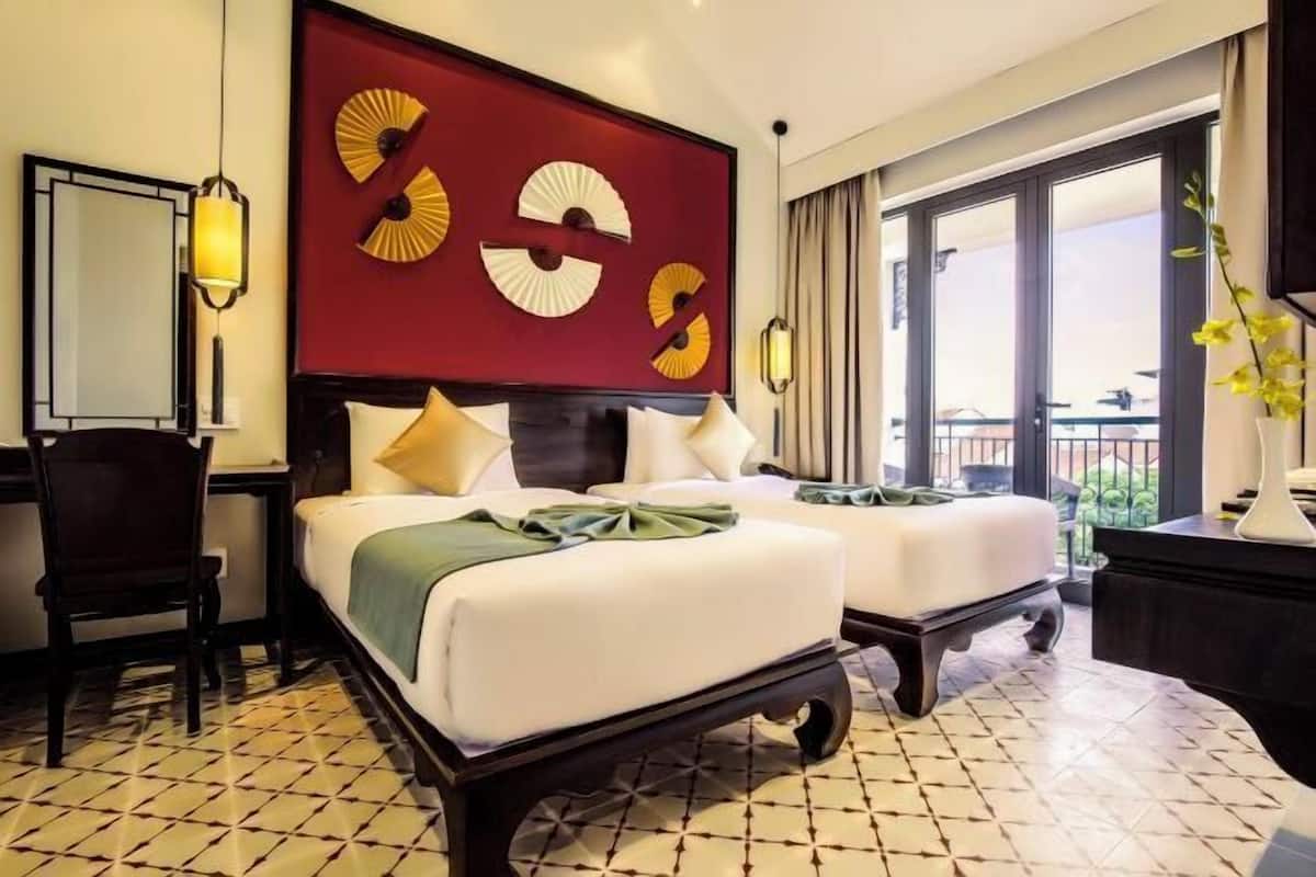 2 camere, minibar, una cassaforte in camera, una scrivania