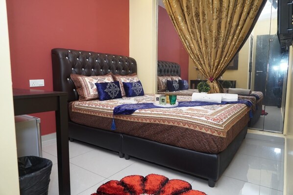 Desk, iron/ironing board, free WiFi