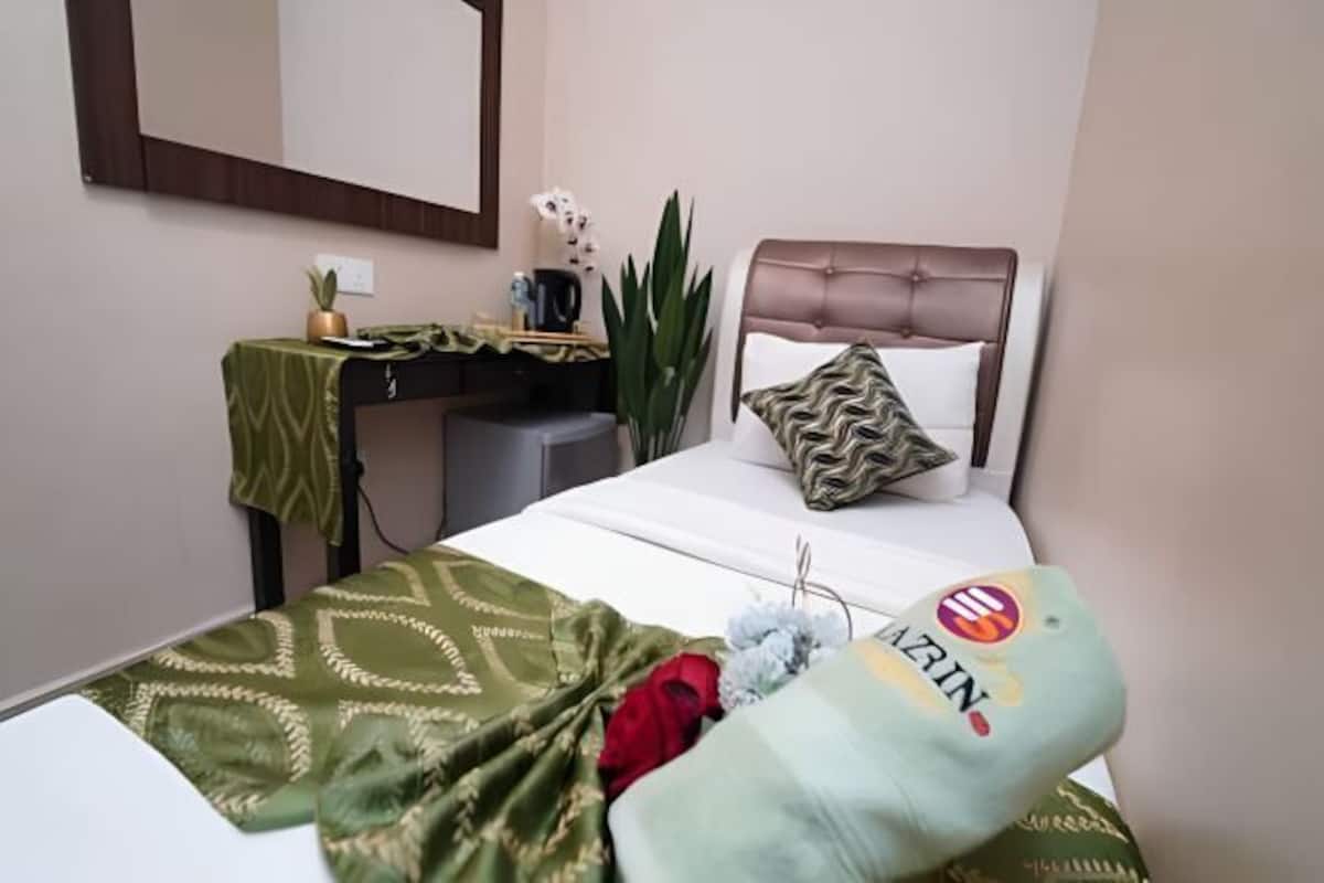 Desk, iron/ironing board, free WiFi
