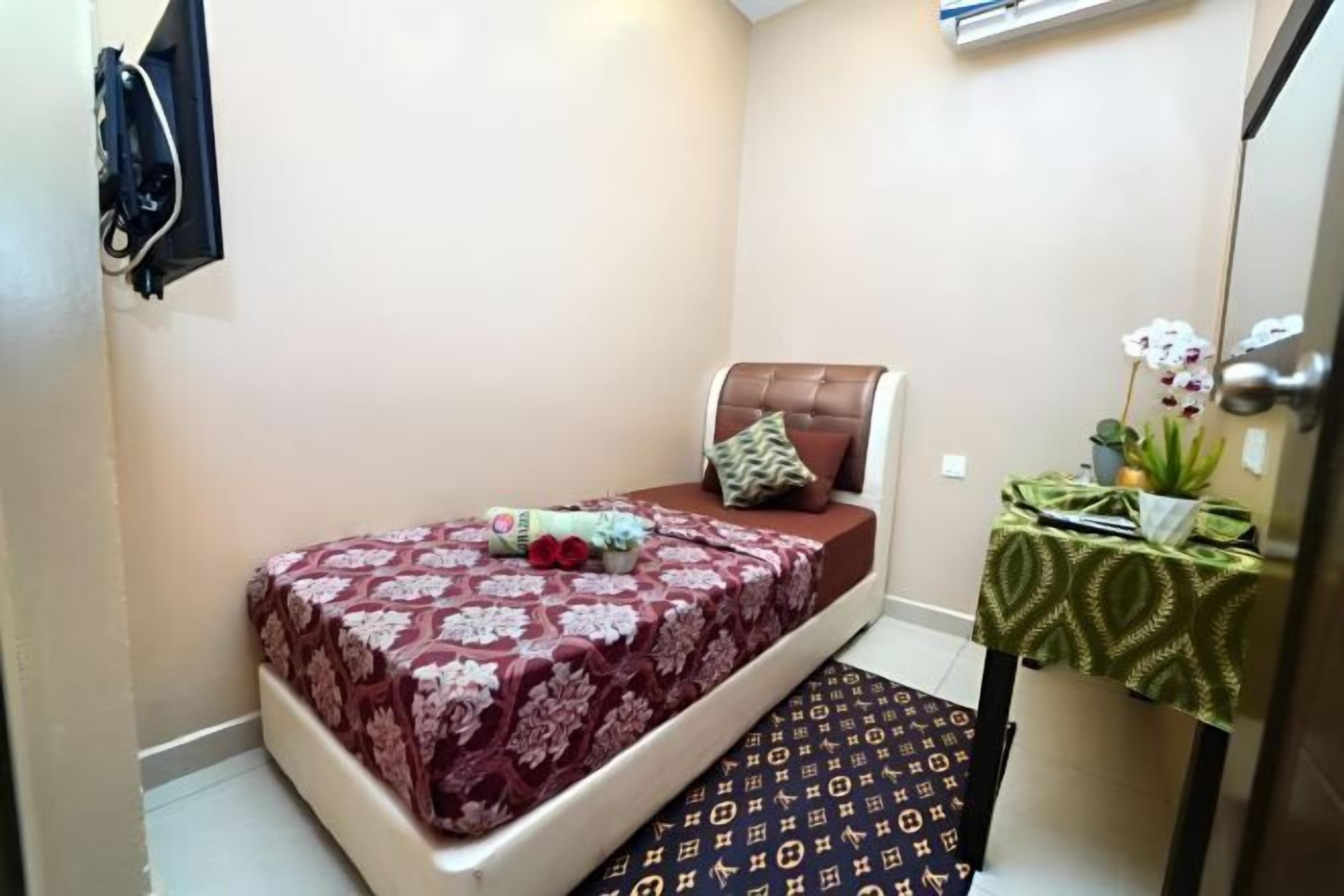 Meja, seterika/papan seterika, Wi-fi percuma 