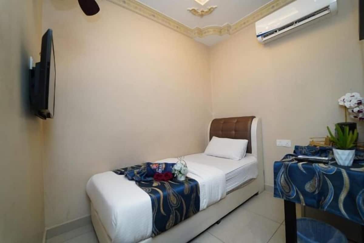 Desk, iron/ironing board, free WiFi