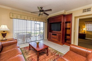 Living area - Westgate Lakes Resorts and Spa (Orlando)