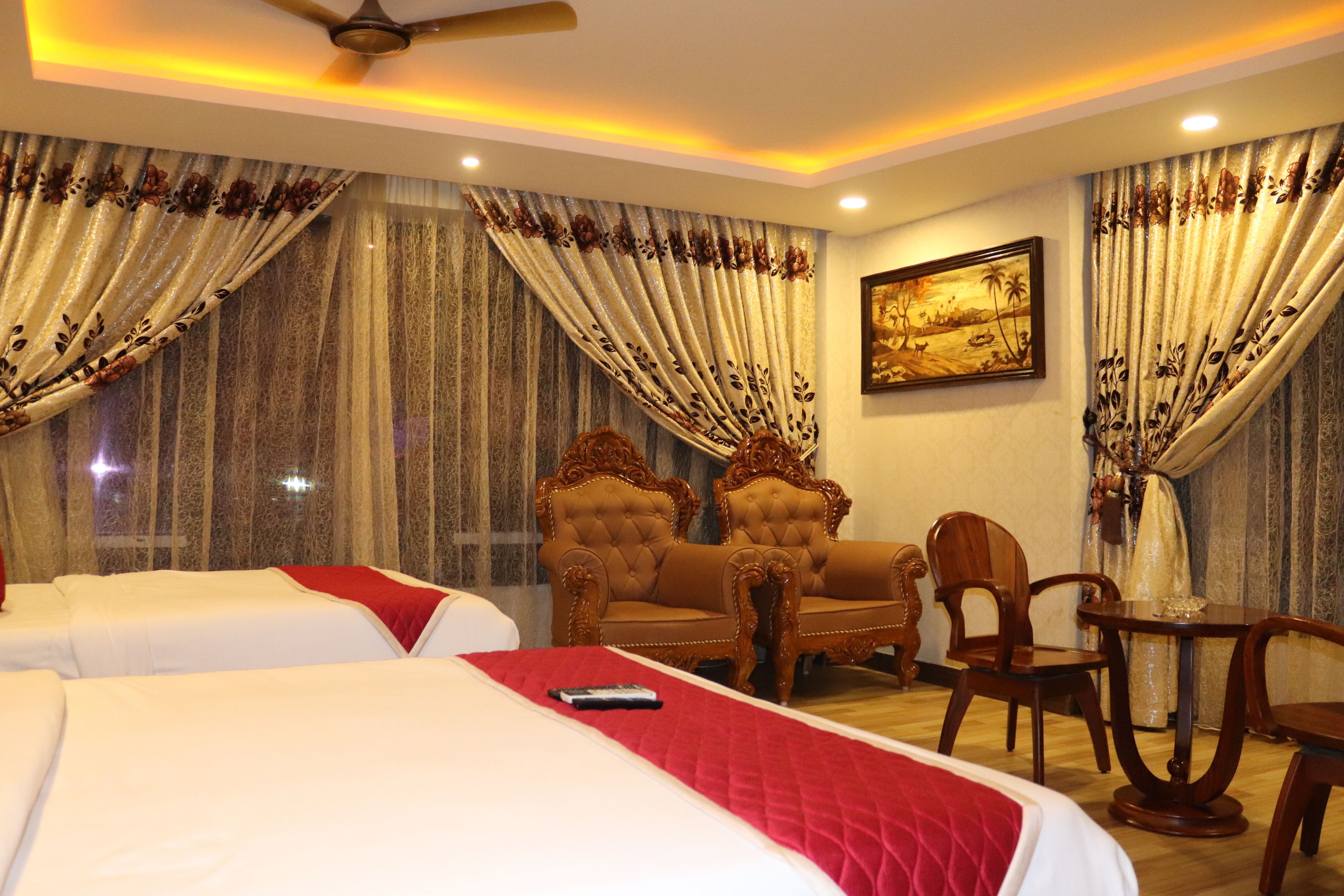 ห้องเอ็กเซกคิวทีฟสวีท, 1 ห้องนอน, วิวเมือง | โต๊ะทำงาน, Wi-Fi ฟรี, ผ้าปูที่นอน