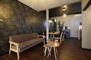 Traditional-Stadtwohnung, Mehrere Betten, Küche | Wohnzimmer