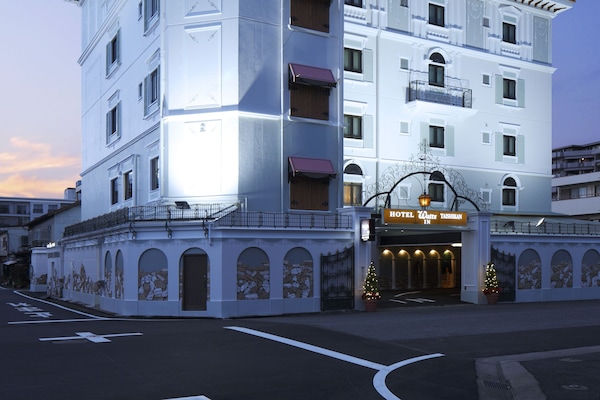 Front of property - evening/night