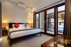 7 bedrooms, premium bedding, in-room safe, desk - The Mawar Estate (Seminyak)