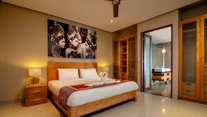7 bedrooms, in-room safe, desk, iron/ironing board - Villa Mewah (Seminyak)