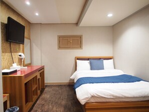 Double Room | Soundproofing, free WiFi, bed sheets - Hostel J Stay (Seoul)