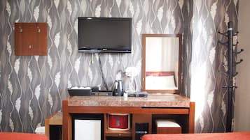 Soundproofing, free WiFi, bed sheets