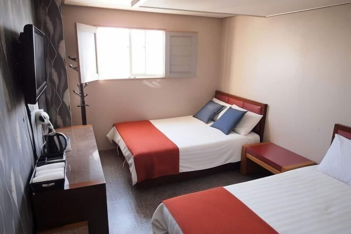 Soundproofing, free WiFi, bed sheets