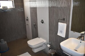 Shower, towels - Vaibhav (Bhagalpur)