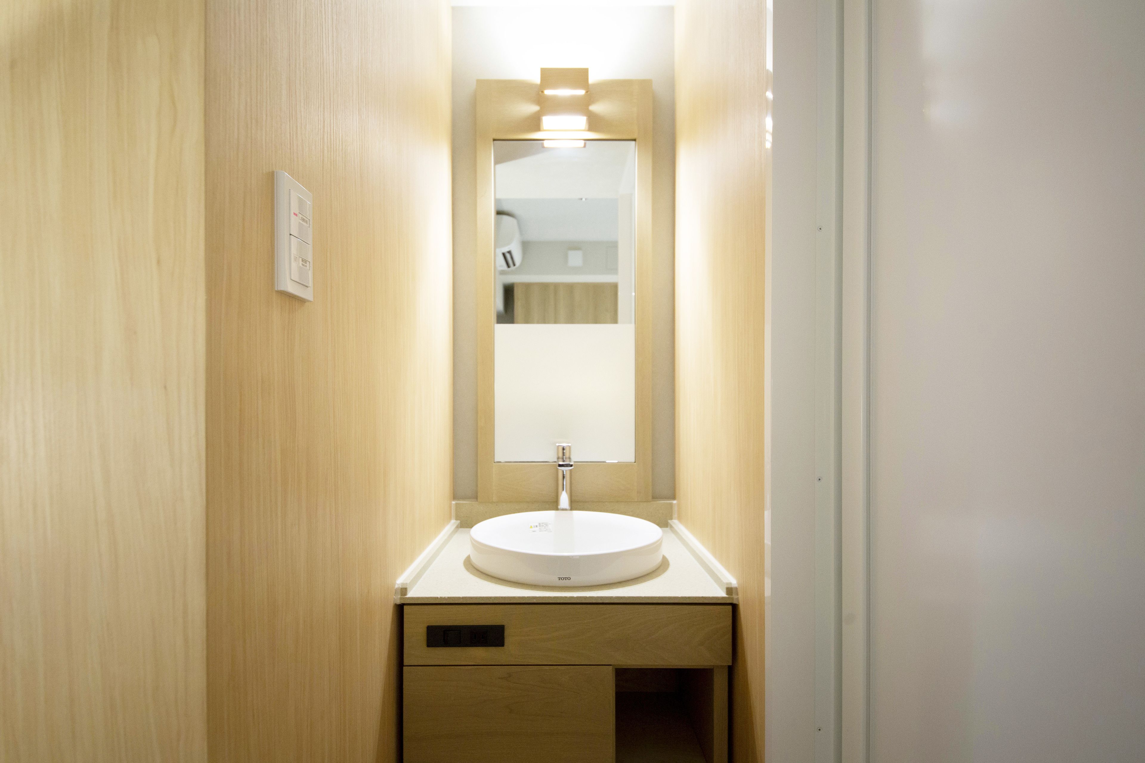 Wastafel kamar mandi