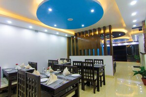 International cuisine - Hotel Lakeside (Pokhara)
