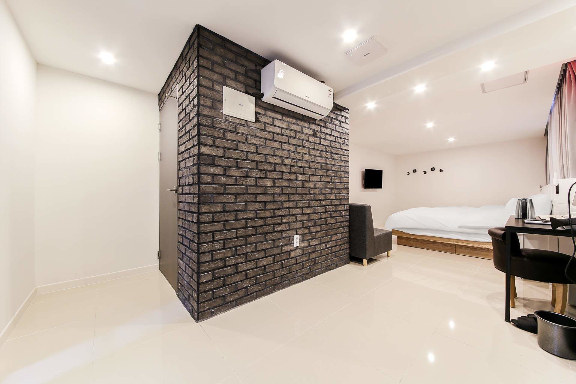 room (best of best room) | premium bedding, down duvets, pillow-top beds, in-room safe