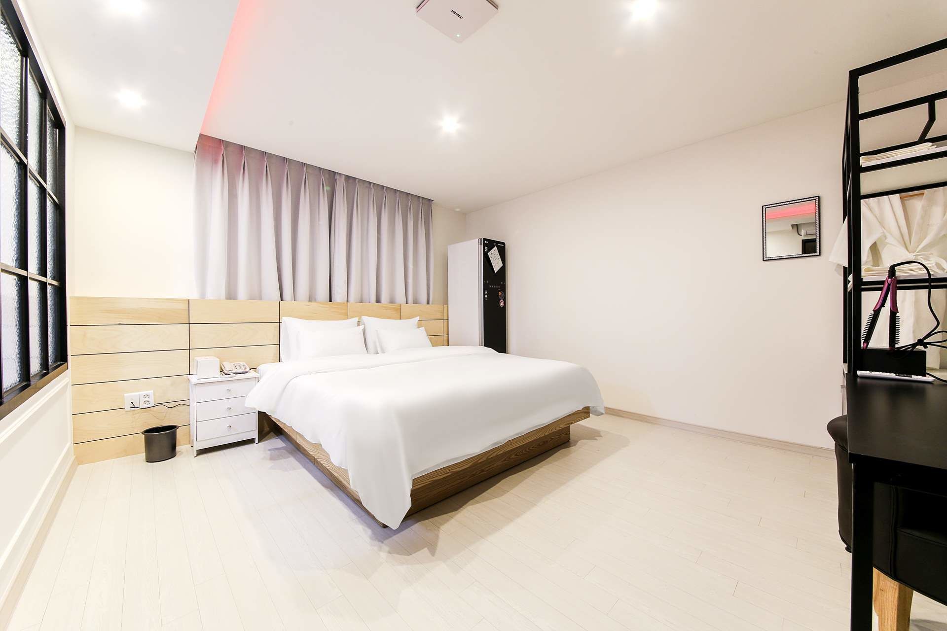 room | premium bedding, down duvets, pillow-top beds, in-room safe