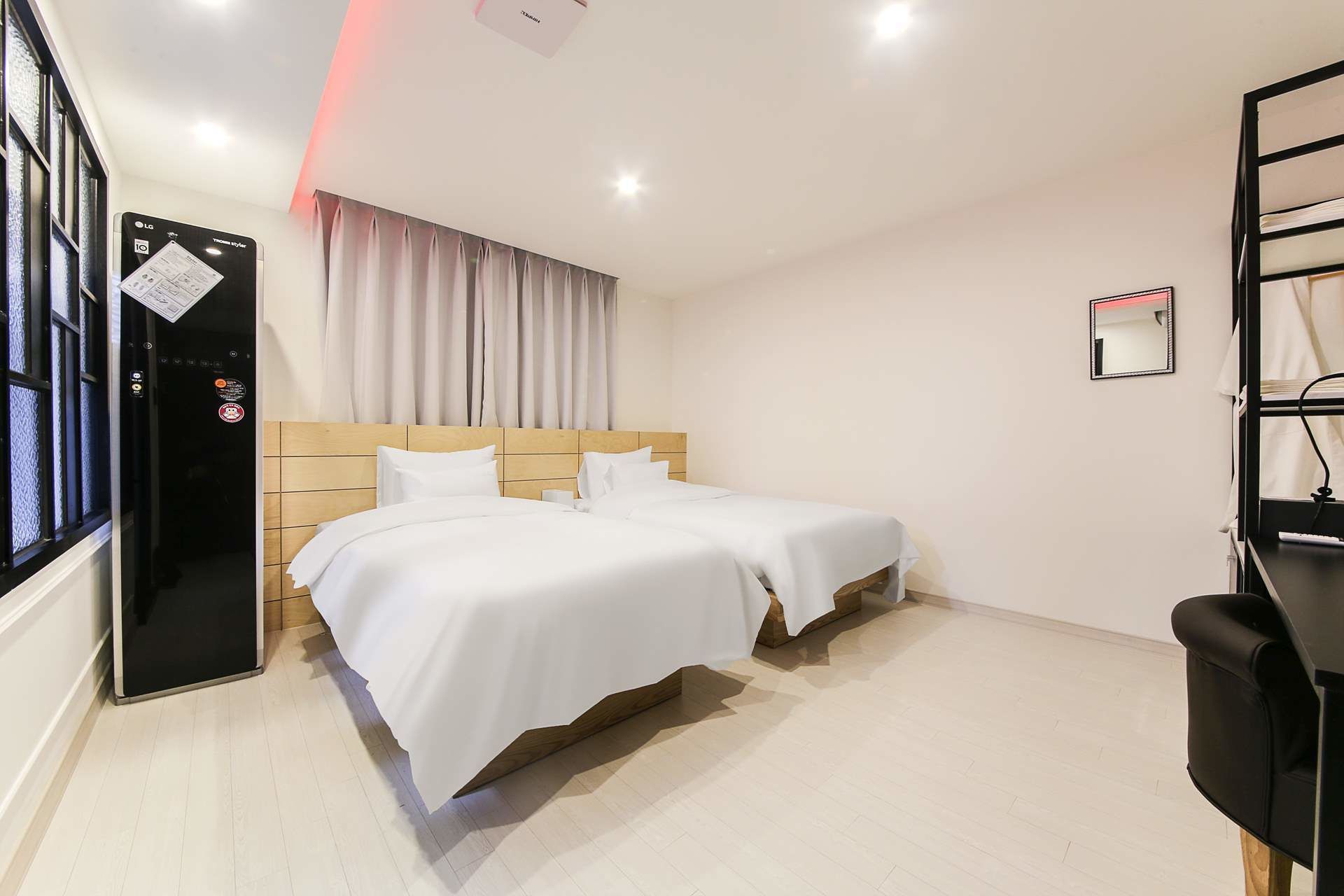 twin room (best room, twin) | premium bedding, down duvets, pillow-top beds, in-room safe