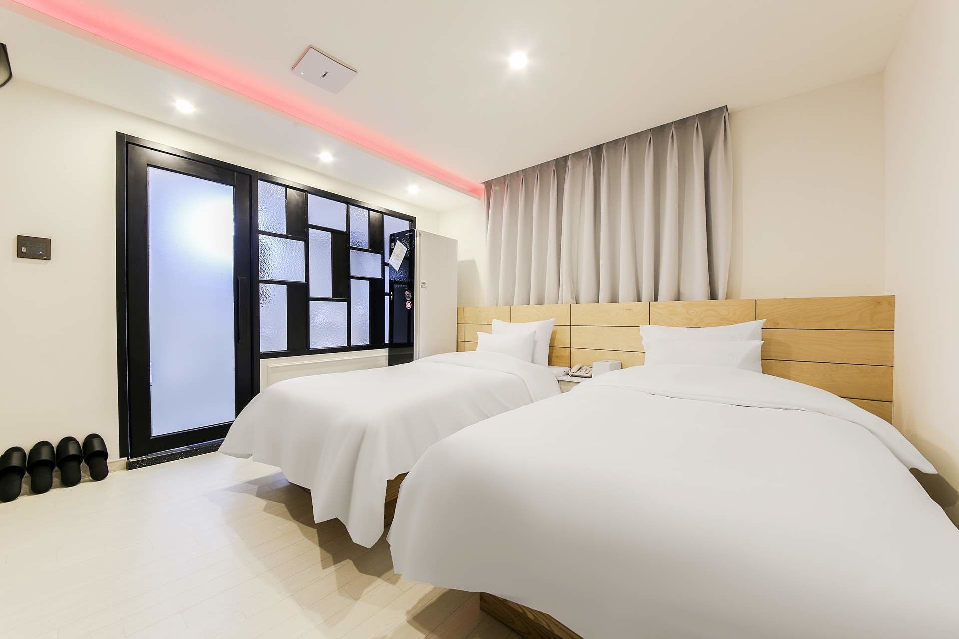 twin room (best room, twin) | premium bedding, down duvets, pillow-top beds, in-room safe