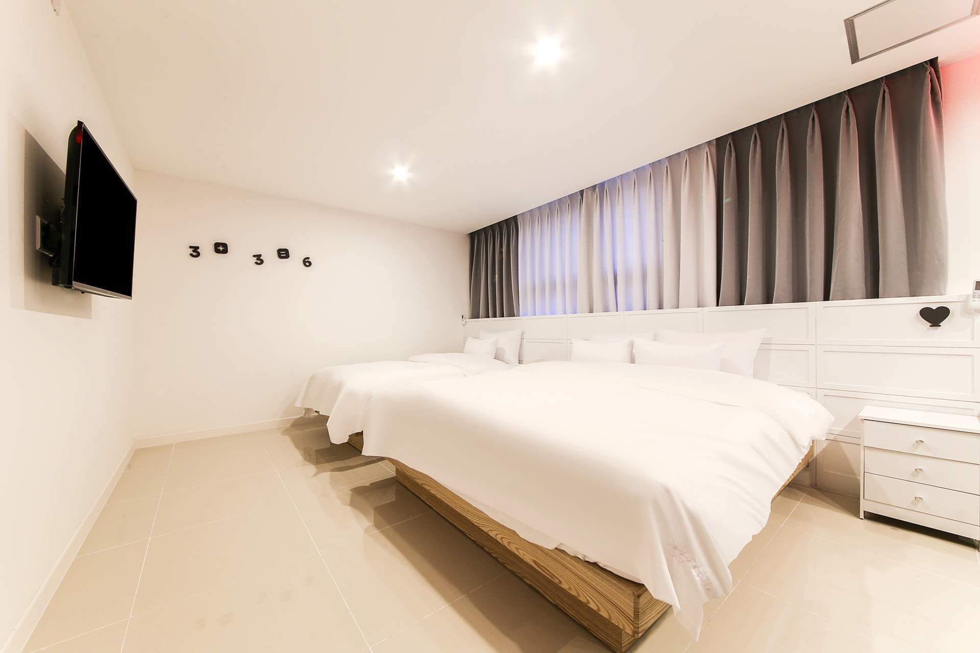 room (best of best room) | premium bedding, down duvets, pillow-top beds, in-room safe