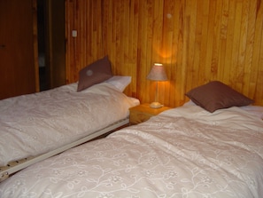 6 Schlafzimmer, Schreibtisch, Bügeleisen/Bügelbrett, kostenloses WLAN