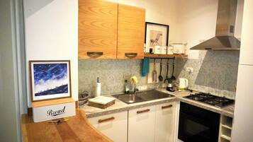 Réfrigérateur, four, plaque de cuisson, lave-vaisselle