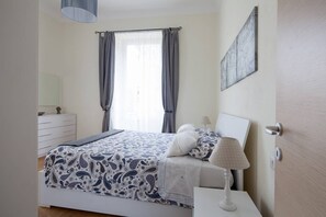 1 chambre, chambres insonorisées, fer et planche à repasser