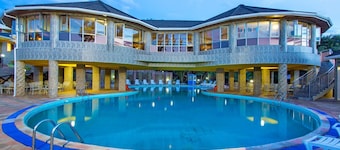 Nokras Riverine Hotel & Spa