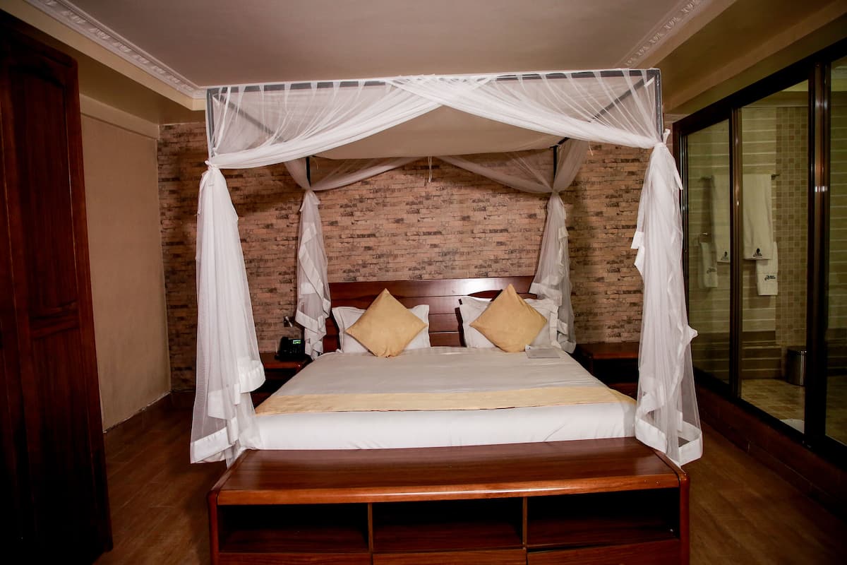 VIP Suite | In-room safe, individually decorated, individually furnished, free WiFi