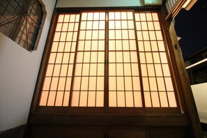 Japanese-style Private Vacation Home | 1 bedroom, desk, iron/ironing board, free WiFi - Kiyomori no Baika (Kyoto)