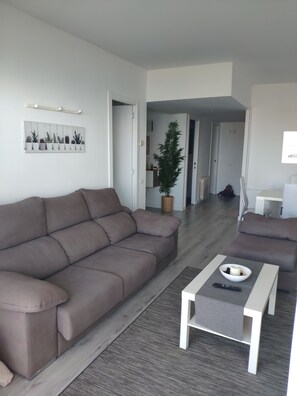 Smart TV - First line beach penthouse (Blanes)