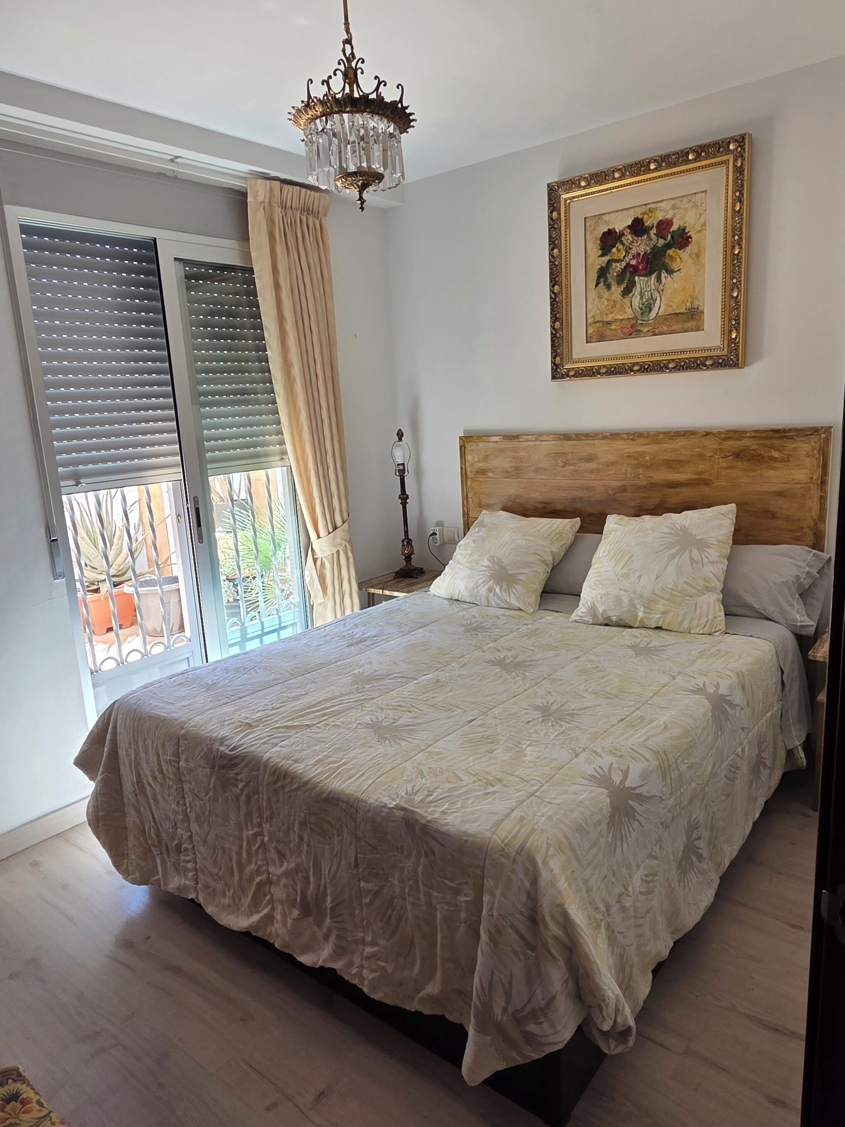 3 室のベッドルーム、デスク、アイロン / アイロン台、WiFi (無料)