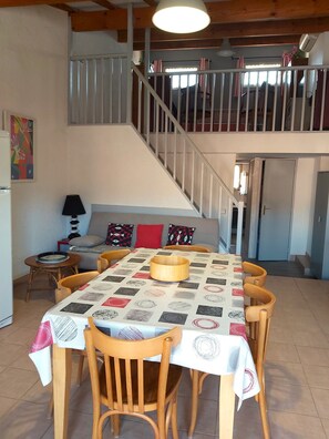 Dining - TRAMONTANE: Beach at 100 m, Terrace, Air conditioning, Wifi, Classified ★★★ (Collioure)
