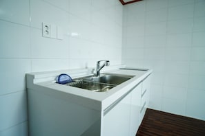 Junior Double Room | Private kitchenette - Jeju Ora Stay (Jeju City)