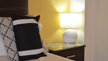 Double Room, Balcony | 5 bedrooms, desk, blackout drapes, iron/ironing board