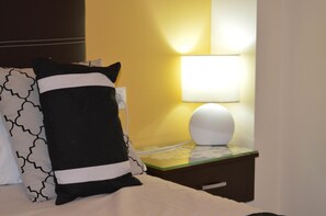 Kamar Double, balkon | 5 kamar tidur, meja kerja, tirai kedap cahaya, dan setrika/meja setrika