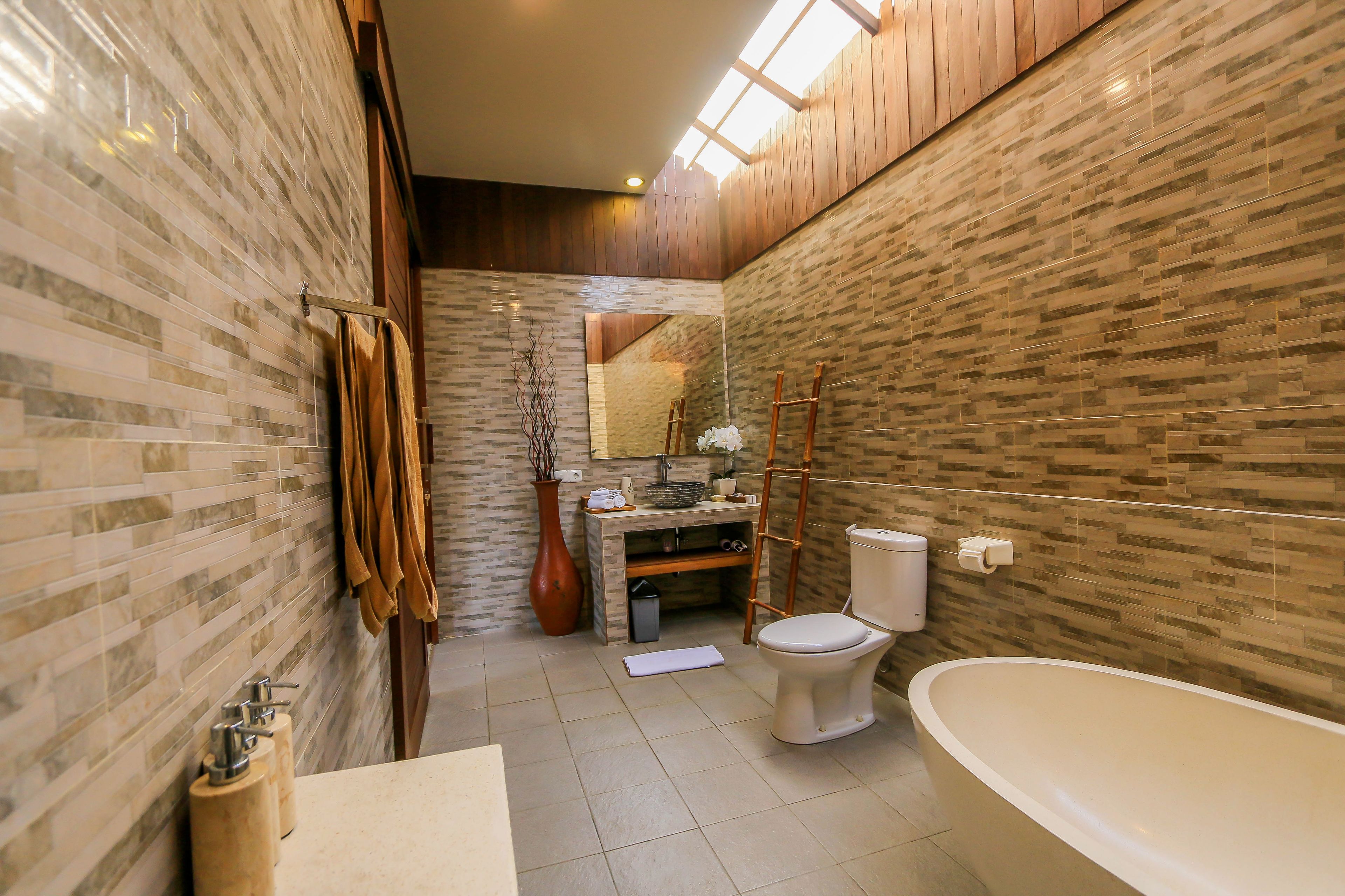 Deluxe-villa - 1 soveværelse | 1 soveværelse, pengeskab på værelset, skrivebord, strygejern/strygebræt