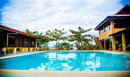 Outdoor pool. Canoe Beach Resort