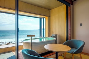 Superior Room | In-room safe, free WiFi