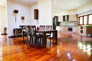 Villa (Borneo) | Pasti in camera